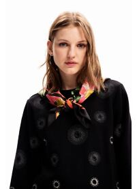 Dámský šátek DESIGUAL HIGH FLOWERS SQUARE 9021 MATERIAL FINISHES