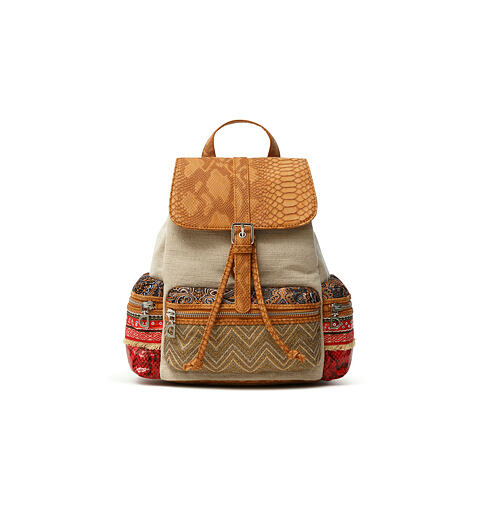 Dámský batůžek DESIGUAL TRIPATCH TRIBECA MEDIUM 6075 CAMEL OSCURO - DESIGUAL - 21SAKA34 6075 BACK_TRIPATCH TRIBECA MEDI