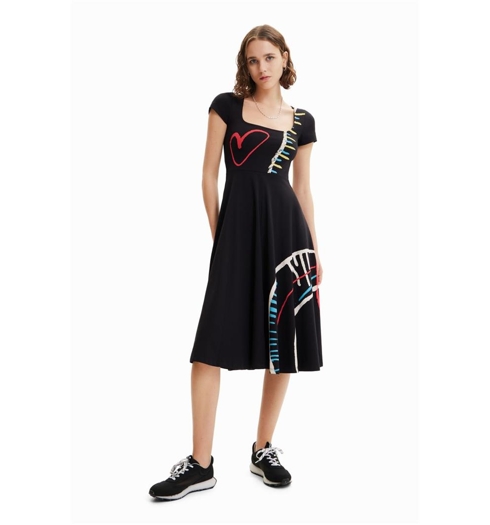 Dámské šaty DESIGUAL LISA 2000 BLACK - DESIGUAL - 23SWVK12 2000 VEST LISA