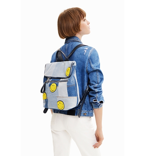 Dámský batůžek DESIGUAL SMILEY DENIM PATCH NERANO 5009 BLUE - DESIGUAL - 23SAKD02 5009 BACK SMILEY DENIM PATCH NE