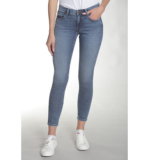 Dámské jeans CROSS JOLIE 15 DARK MID BLUE - Cross - P439 15 JOLIE