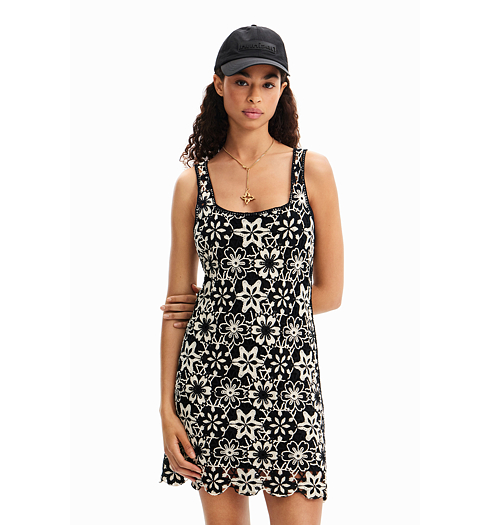 Dámské šaty DESIGUAL VEST_DAISIES 2000 BLACK - DESIGUAL - 23SWVF01 2000 VEST_DAISIES