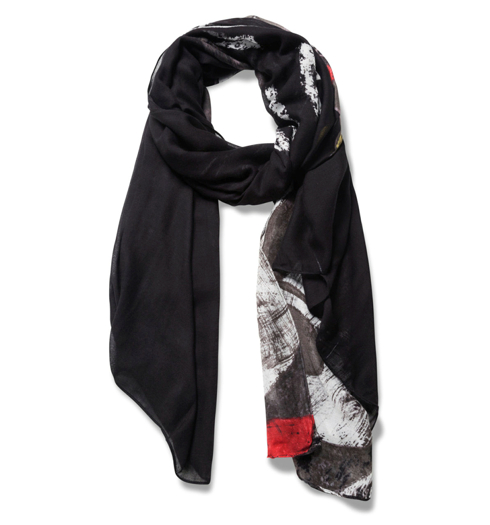 Dámský šátek DESIGUAL MICKEY GRAFFITI 1 2000 NEGRO - DESIGUAL - 18WAWW30 2000 FOUL_MICKEY GRAFFITI 1
