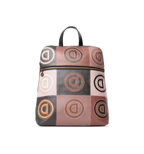 Dámský batůžek DESIGUAL LOGO PATCH NANAIMO 6009 CHOCOLATE - DESIGUAL - 20WAKP50 6009 BACK_LOGO PATCH NANAIMO