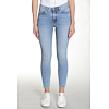 Dámské jeans CROSS JUDY 136 LIGHT MID BLUE