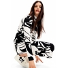 Dámské šaty DESIGUAL MICKITO A 1000 WHITE - DESIGUAL - 23WWVK65 1000 VEST MICKITO A